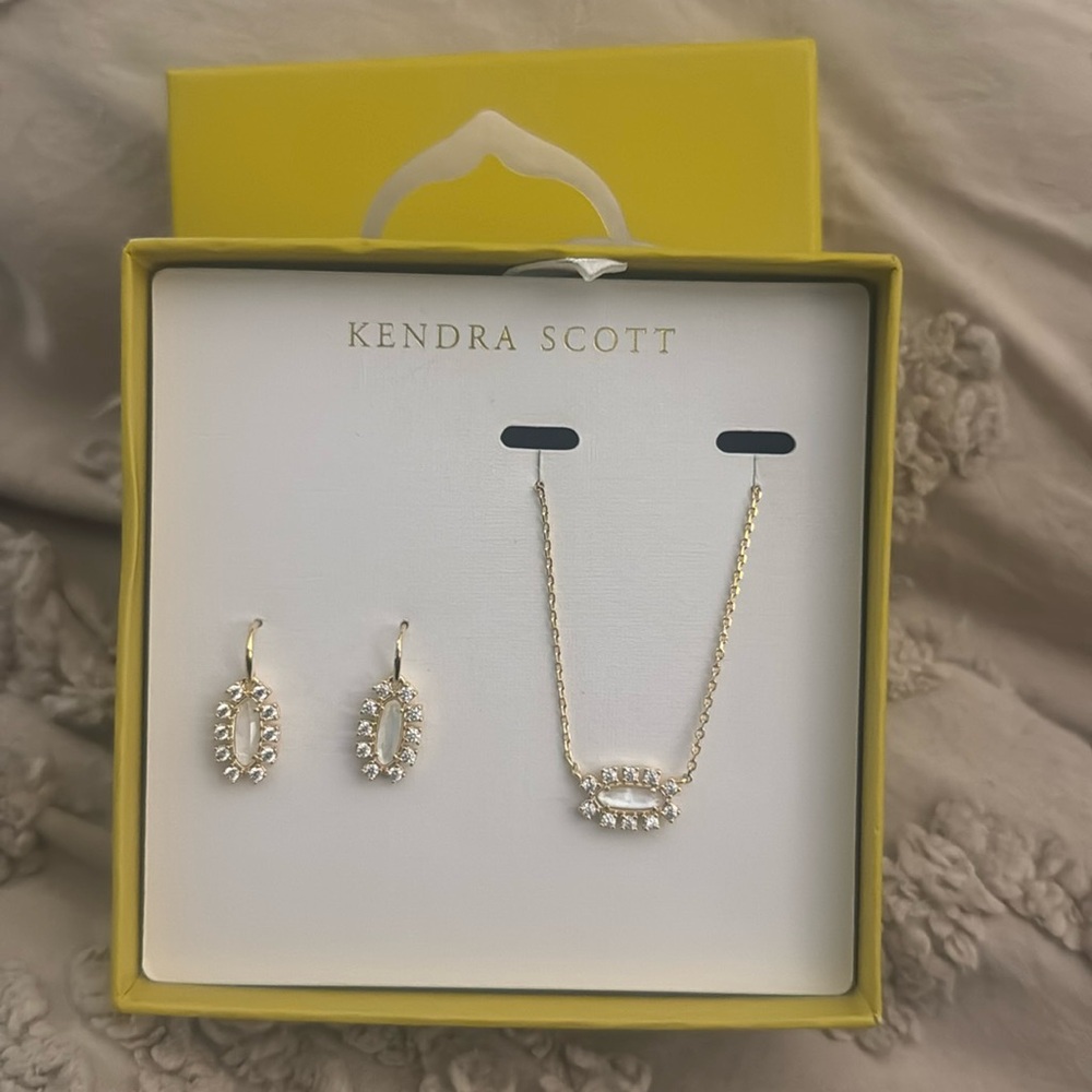 Kendra Scott set